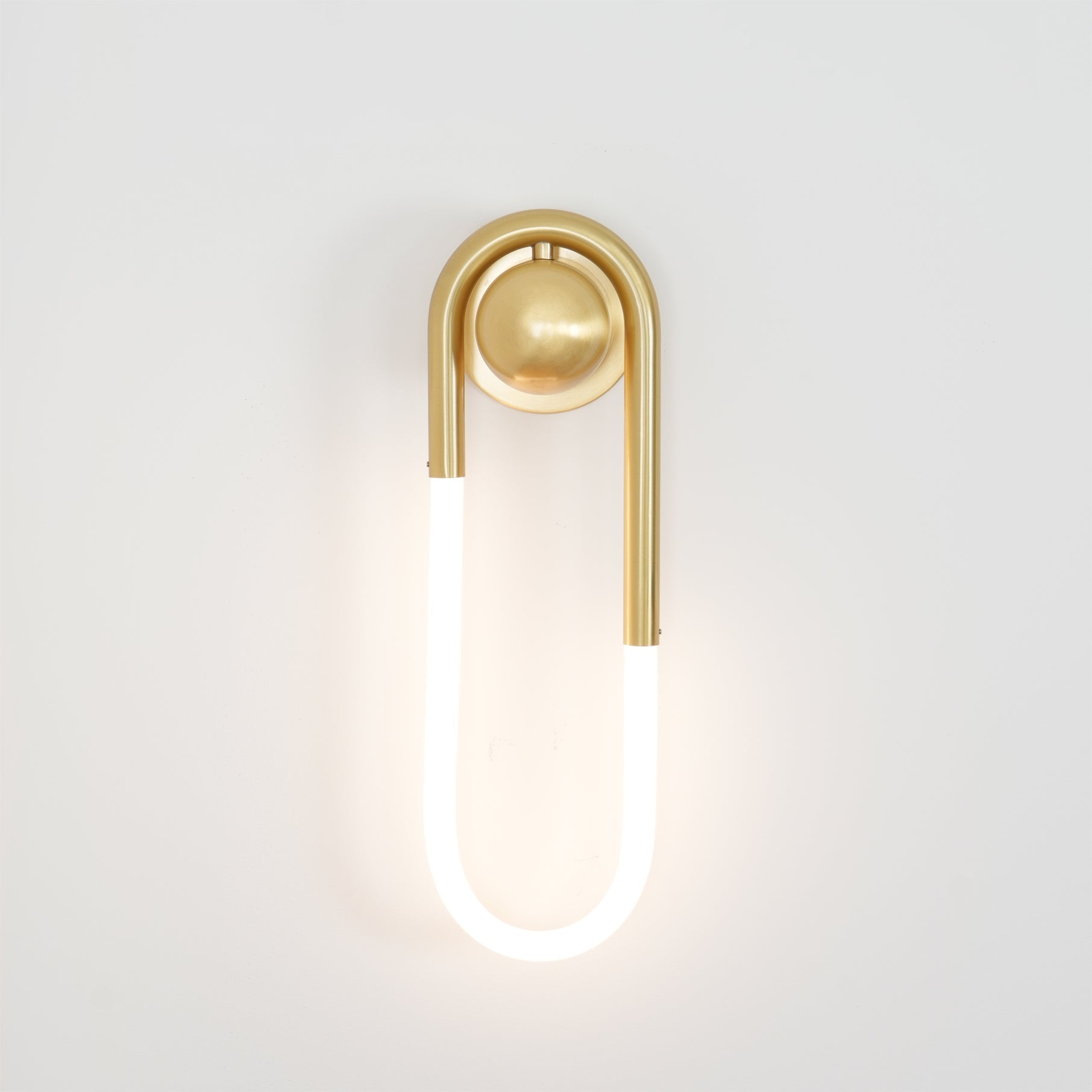 Rudi Loop Wall Lamp