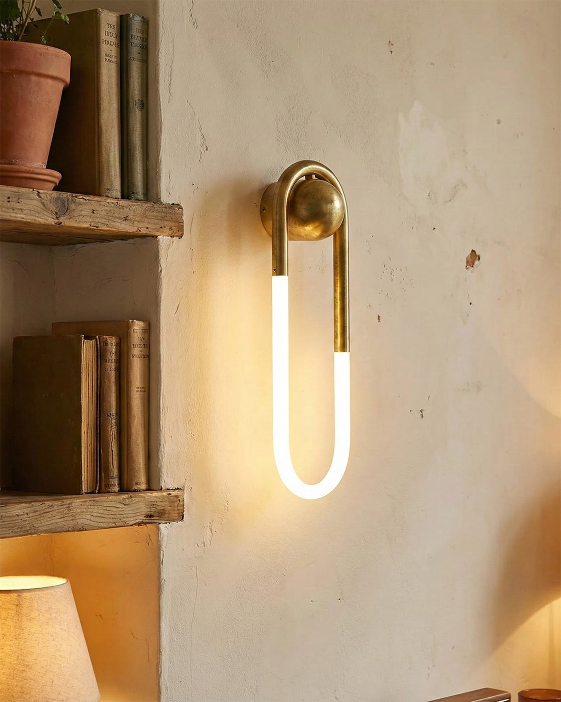Rudi Loop Wall Lamp